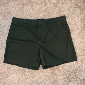 NWOT Banana Republic shorts olive green size 6